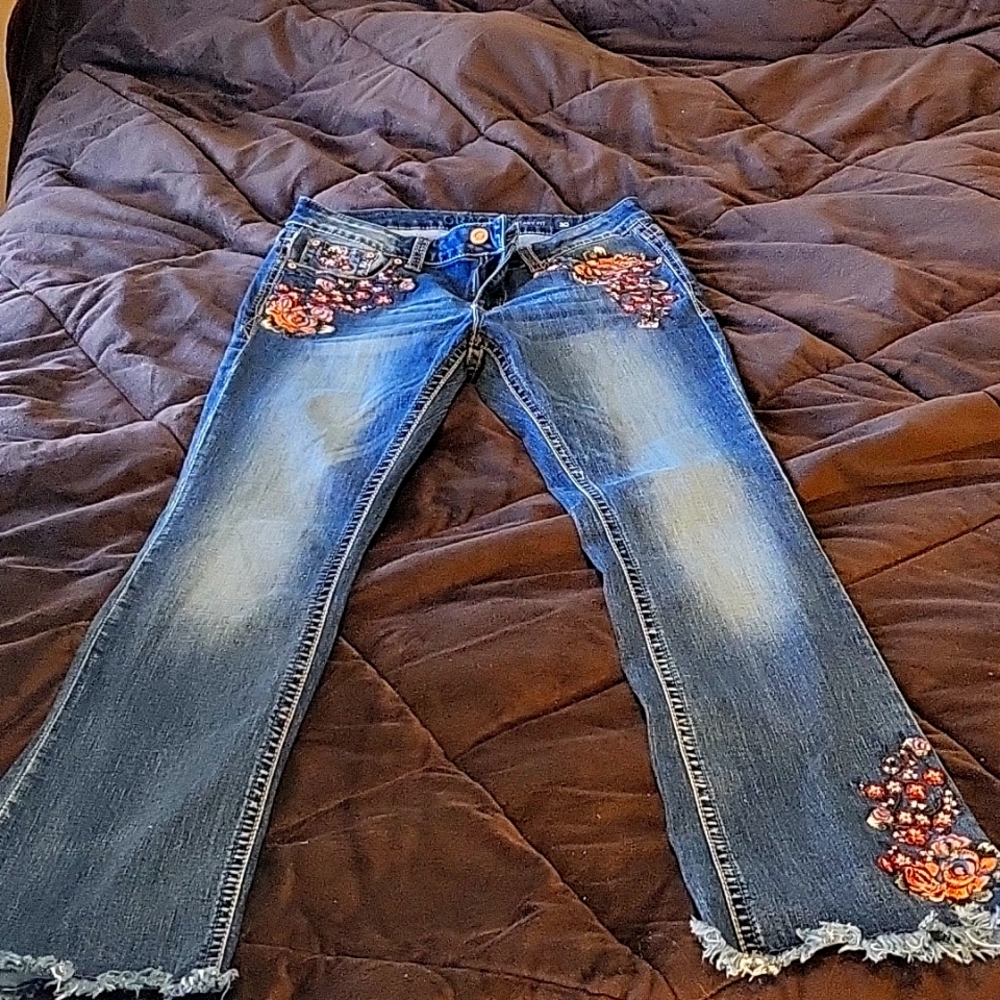 NWOT GRACE IN L.a. Embroidered Distressed Jeans. FAST SHIP, OFFERS ACCEPTED..